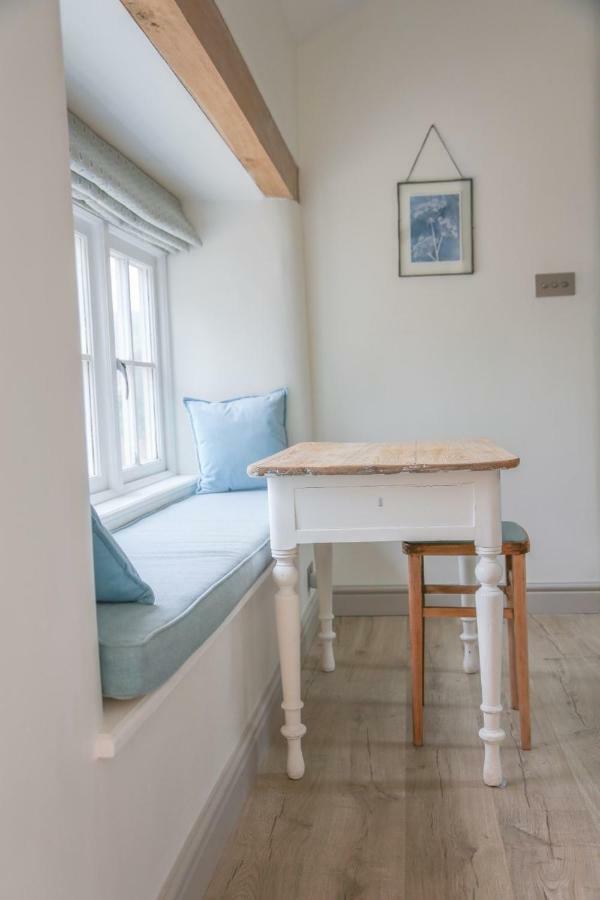 Barley - Cosy Stylish Apartment - Easy Access To Bath And Many Nearby Attractions Box  Exterior photo