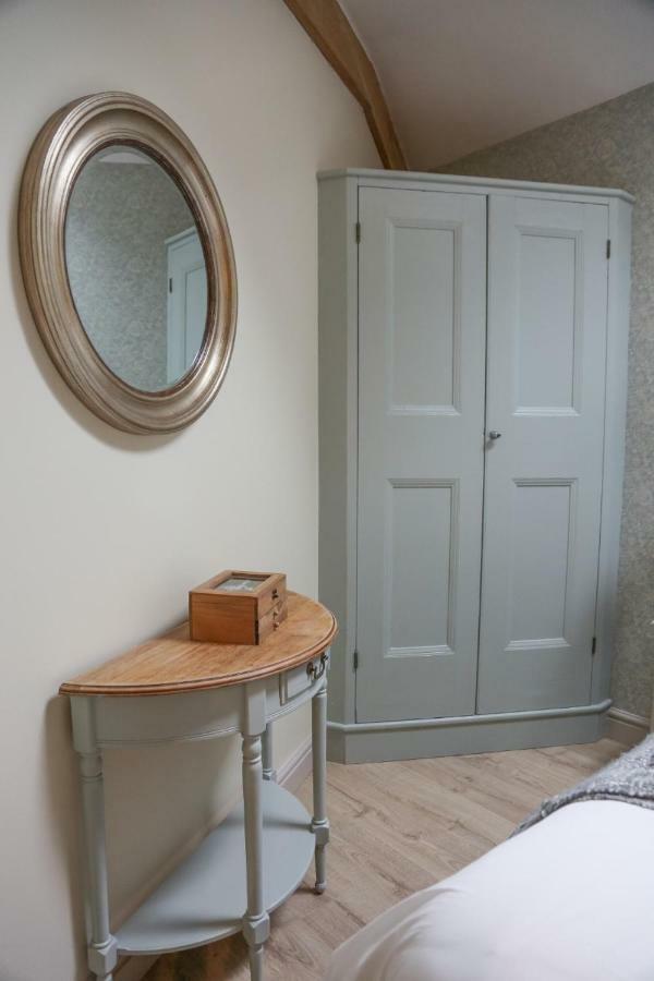 Barley - Cosy Stylish Apartment - Easy Access To Bath And Many Nearby Attractions Box  Exterior photo