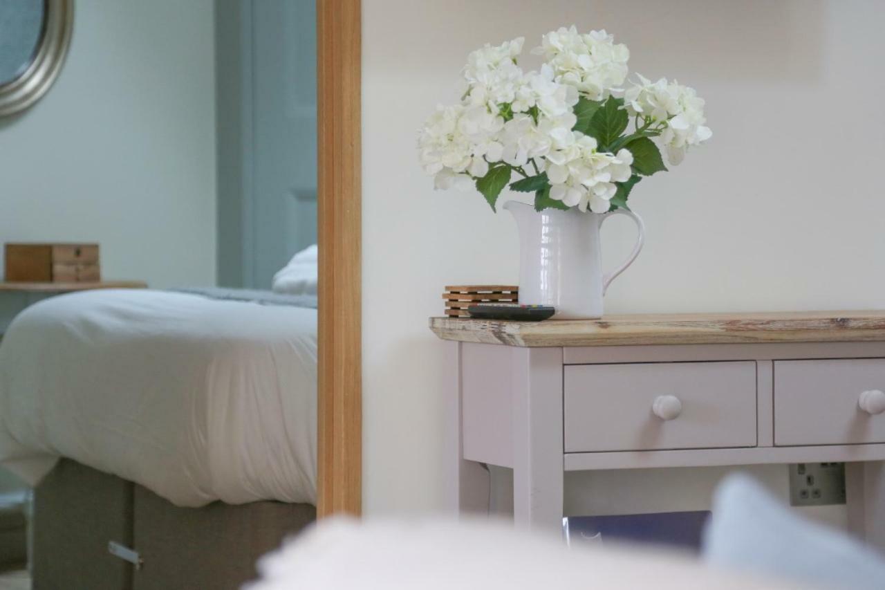 Barley - Cosy Stylish Apartment - Easy Access To Bath And Many Nearby Attractions Box  Exterior photo